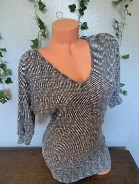 Soprano Women's Vneck Dolman Sleeve Striped Knit Sweater Top Gray White Size S